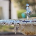 水道管 凍結防止 対策用の保温材(断熱材 )カバーは設置が簡単で安上がり